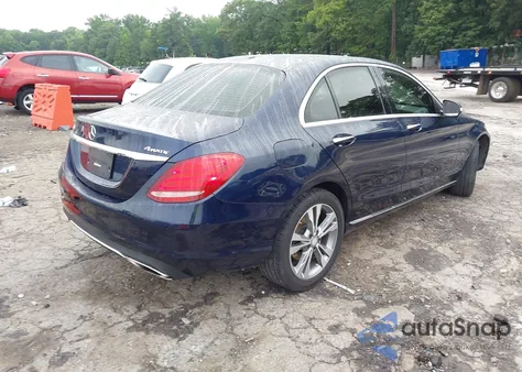 2015 Mercedes-Benz C 300 4Matic/Luxury 4Matic/Sport 4Matic z USA, uszkodzony, nr VIN 55SWF4KB6FU038890